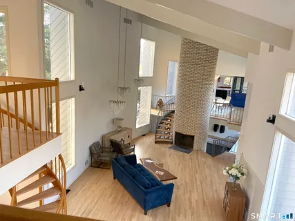 $2,095,000 | 2177 Cross Highway, Fairfield, CT 06824