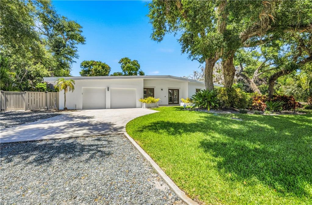505 Fiddlewood Road Vero Beach, FL 32963 - Photo 2 of 36