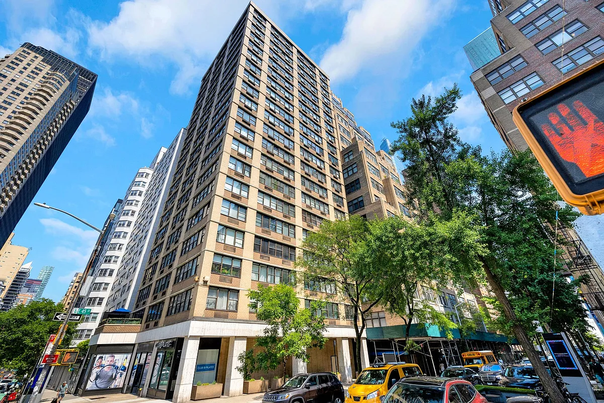 301 East 45th Street, Unit 8A Manhattan, NY 10017 - Photo 6 of 11 front view of a building