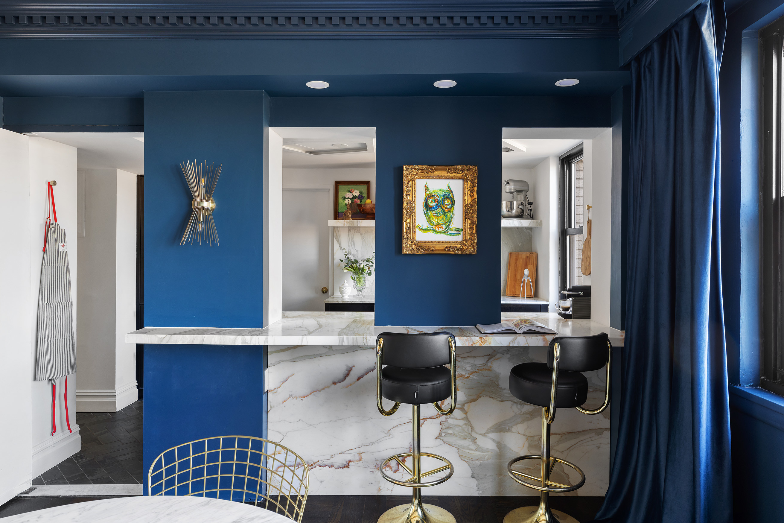 175 East 62nd Street, Unit PHA Manhattan, NY 10065 - Photo 4 of 18 a view of a livingroom with furniture and window