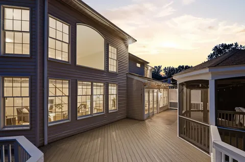 $1,800,000 | 1283 Cobble Pond Way, Vienna, VA 22182