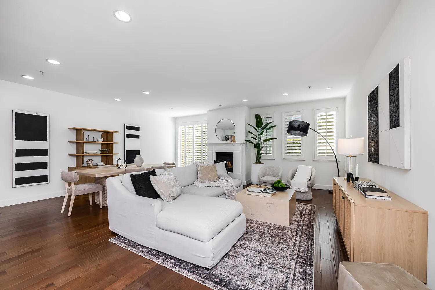 $1,095,000 | 10648 Woodbridge Street, Unit 105, Toluca Lake, CA 91602