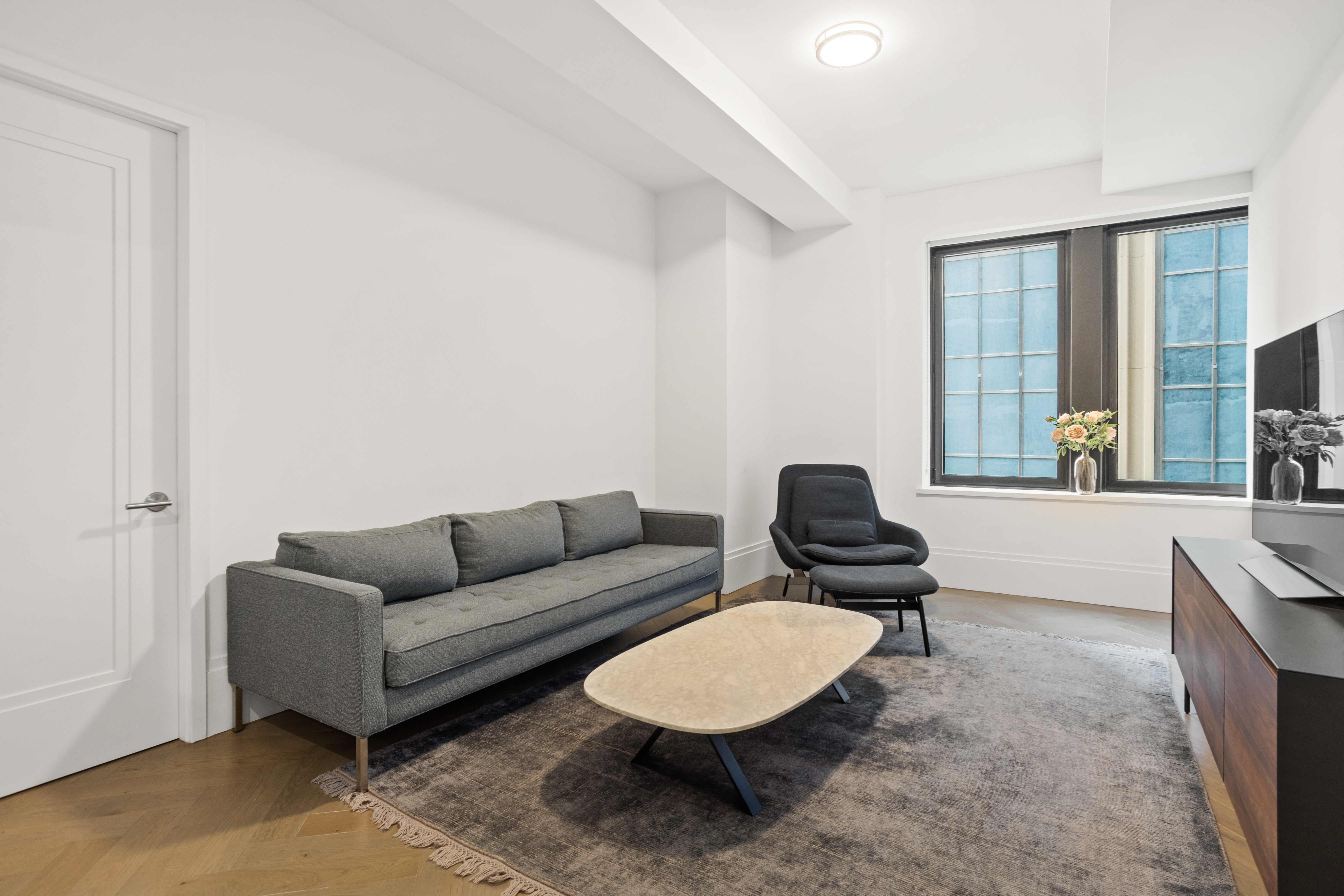 101 Wall Street, Unit 11C Manhattan, NY 10005 - Photo 1 of 12 Gallery Image 1