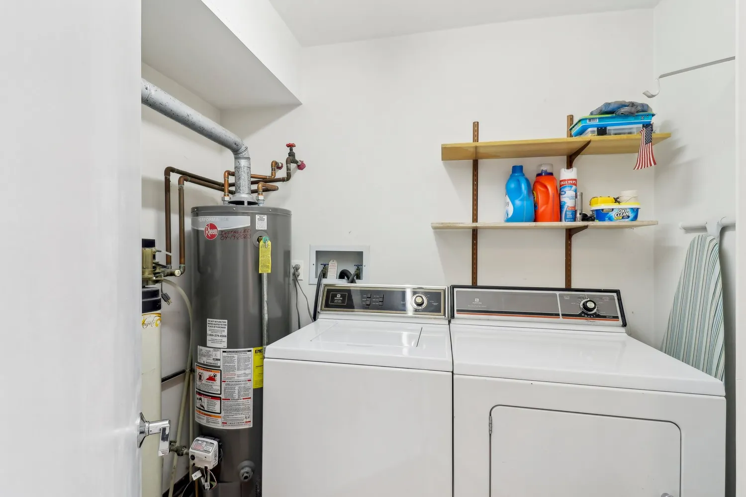 $245,000 | 811 East Castle Court, Unit 2, Palatine, IL 60074