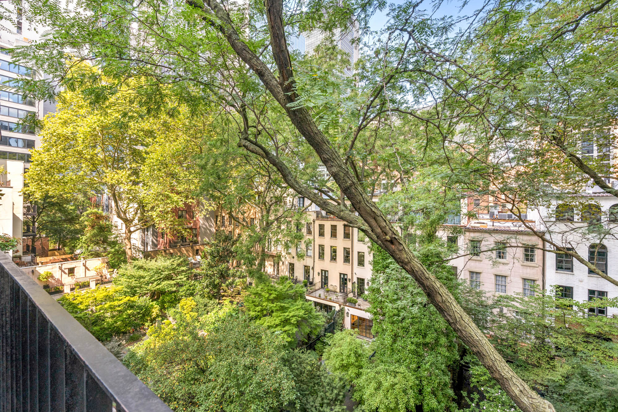 241 East 48th Street Manhattan, NY 10017 - Photo 26 of 27