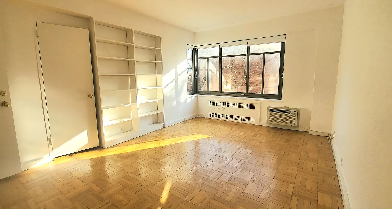 715 Park Avenue, Unit 7D Manhattan, NY 10021 - Photo 12 of 13