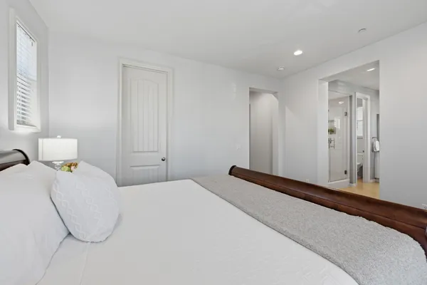 $1,379,000 | 21445 Hayley Lane, Huntington Beach, CA 92646