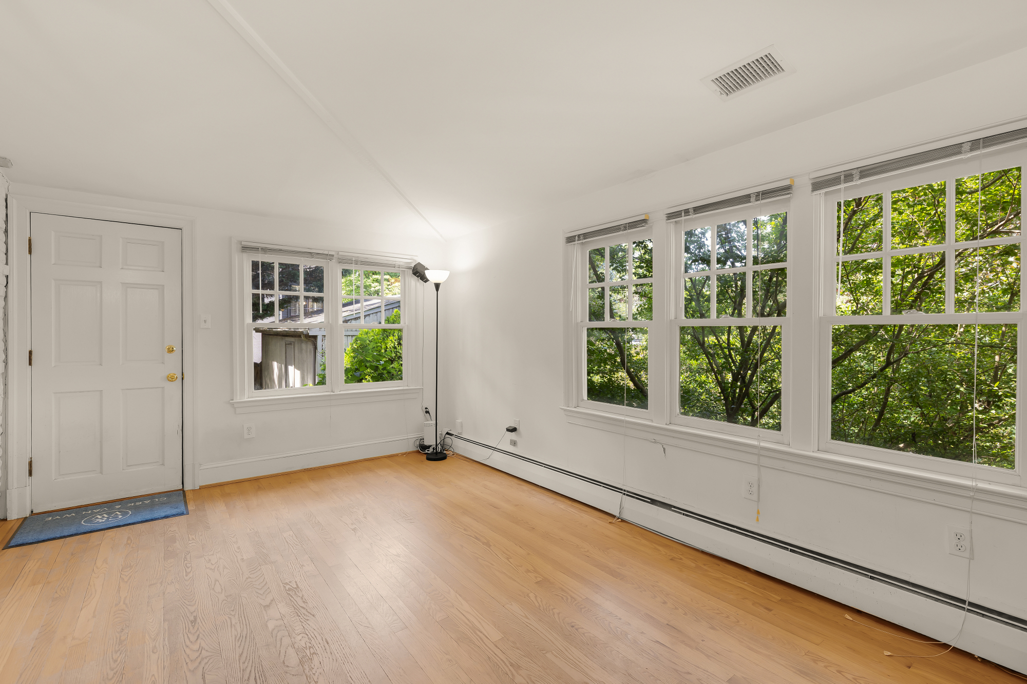2820 38th Street Northwest Washington, DC 20007 - Photo 17 of 54