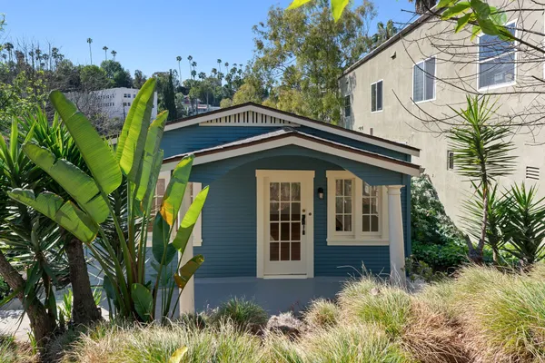 $1,495,500 | 3320 Hamilton Way, Los Angeles, CA 90026
