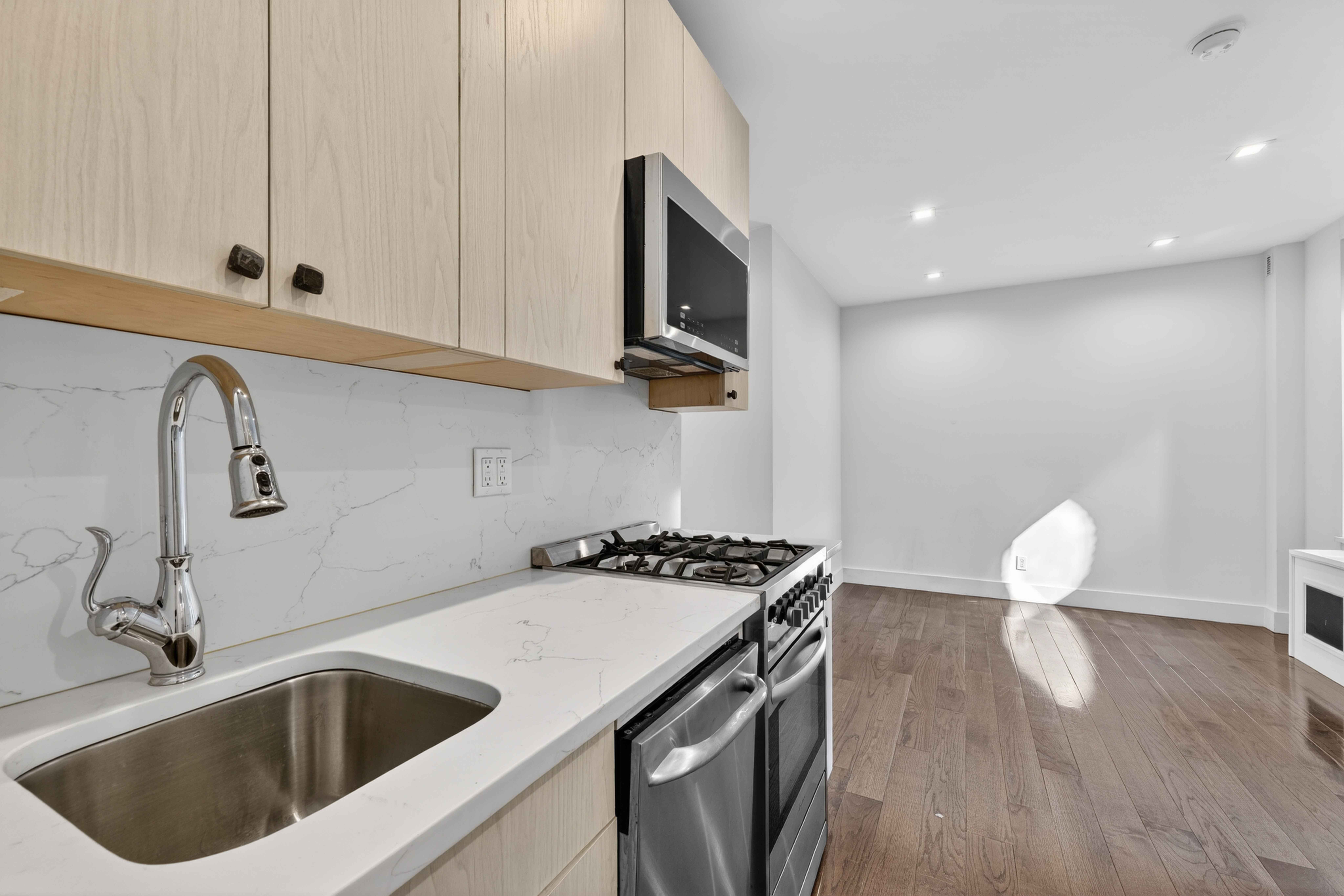 152 Thompson Street, Unit 4A Manhattan, NY 10012 - Photo 9 of 13