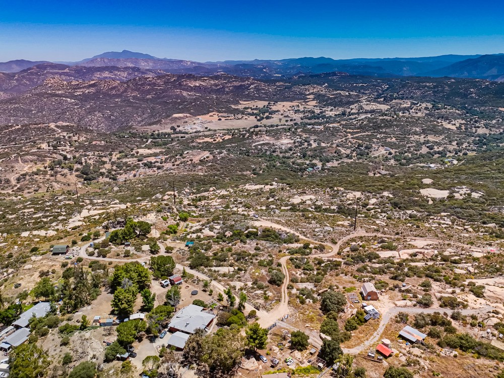 21038 Fog Ridge Alpine, CA 91901 - Photo 17 of 23