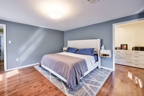 Contact Agent | Wayne Avenue, Springfield, PA 19064