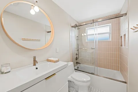 $1,599,000 | 44 Fort Royal Isle, Fort Lauderdale, FL 33308