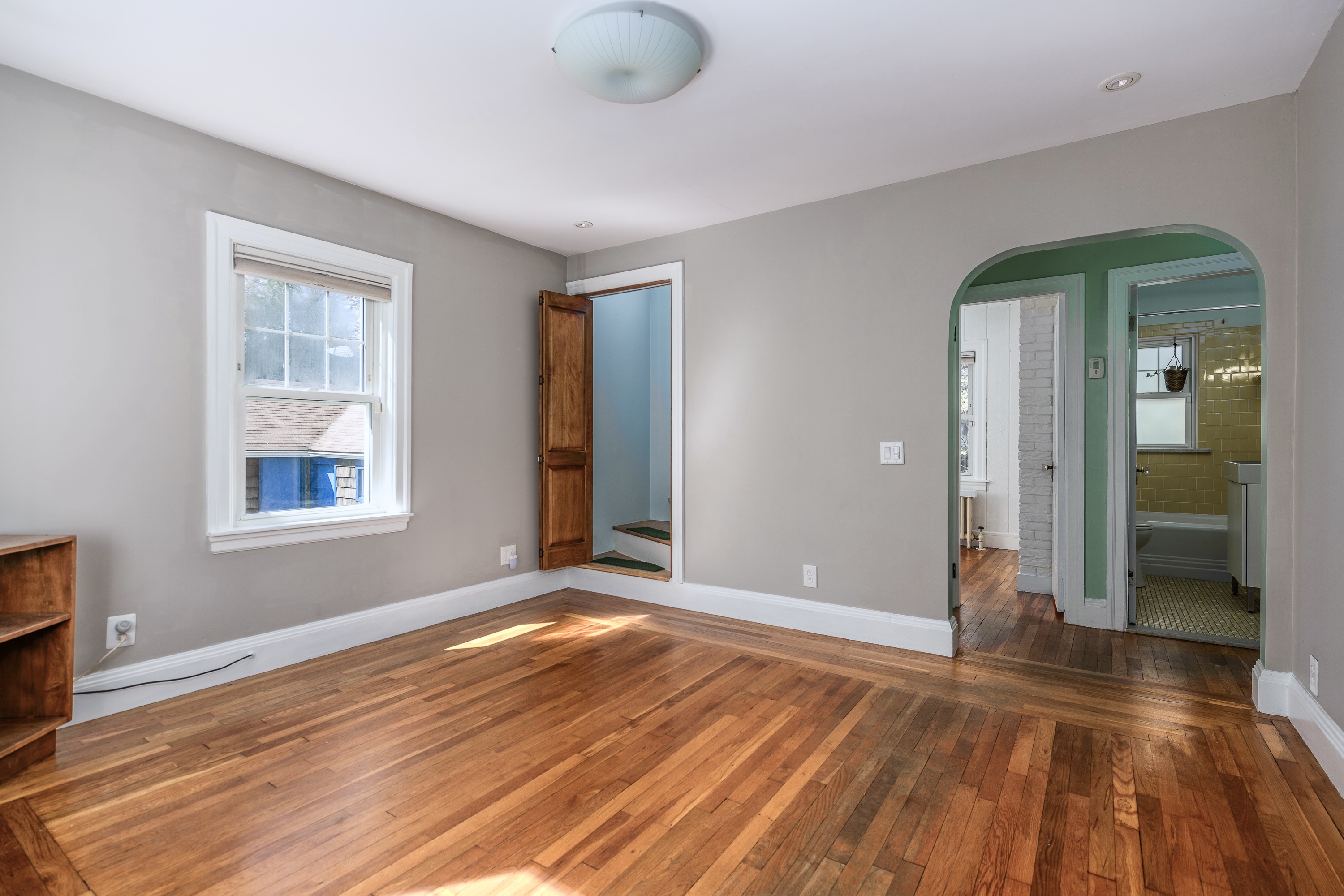 31 Errol Street Warwick, RI 02888 - Photo 4 of 38