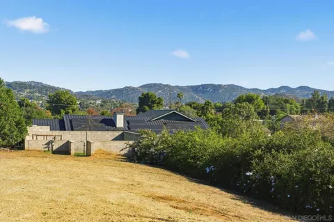 $800,000 | 612 Momar Lane, Escondido, CA 92027