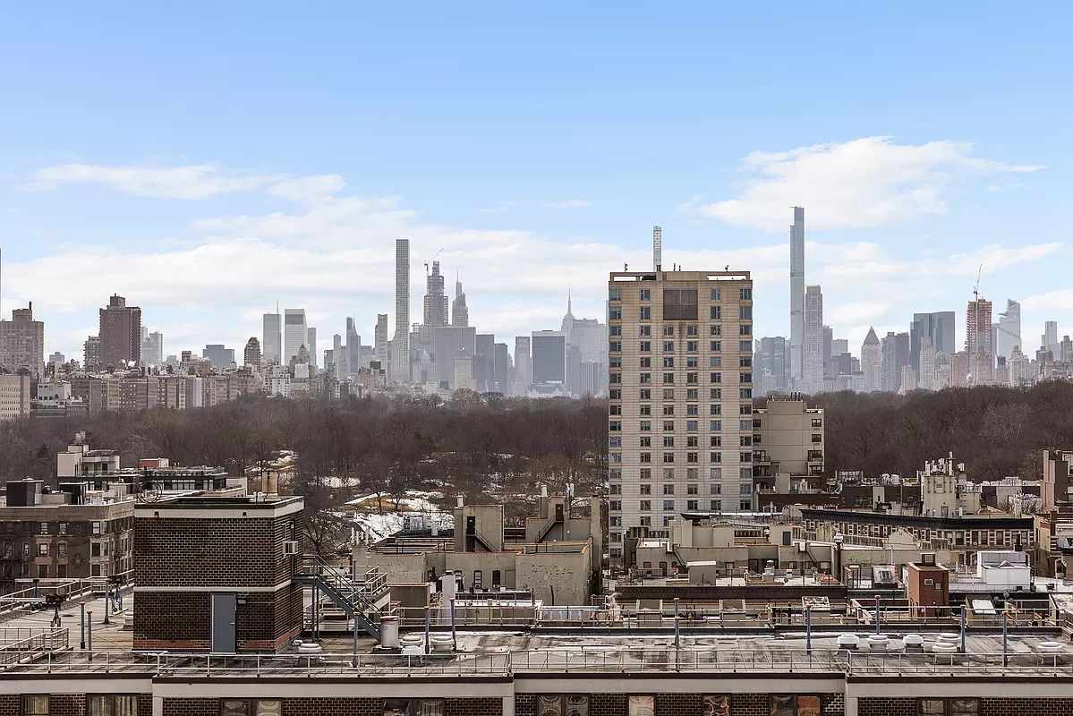 $1,600,000 | 106 West 116th Street, Unit PH13A | Harlem