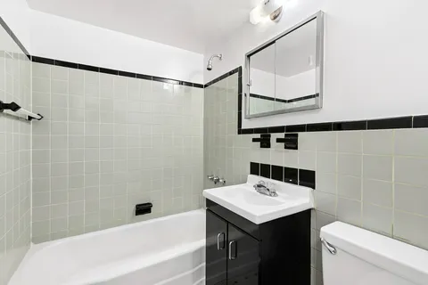 $600,000 | 139 East 33rd Street, Unit 7A | Kips Bay