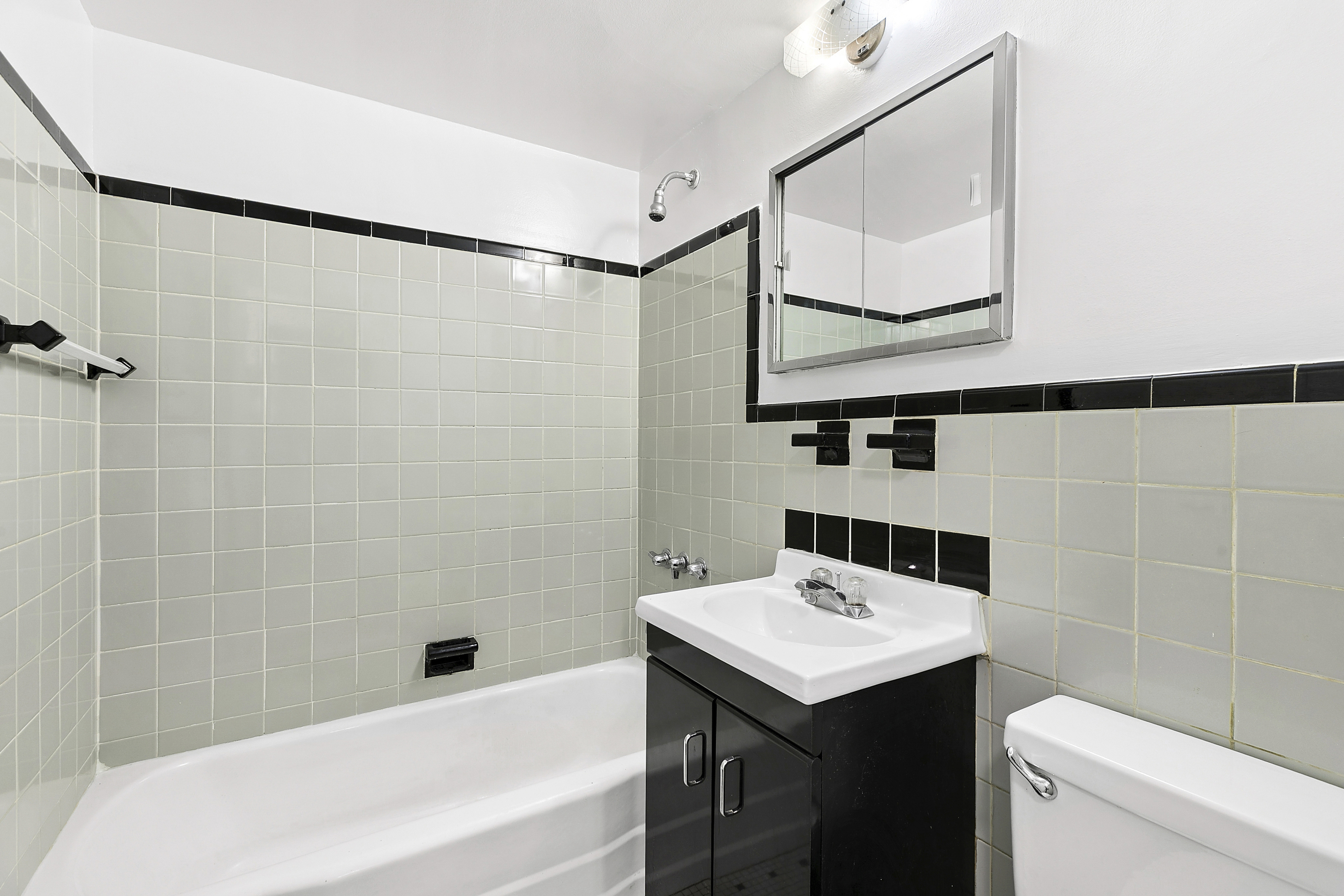 139 East 33rd Street, Unit 7A Manhattan, NY 10016 - Photo 5 of 6