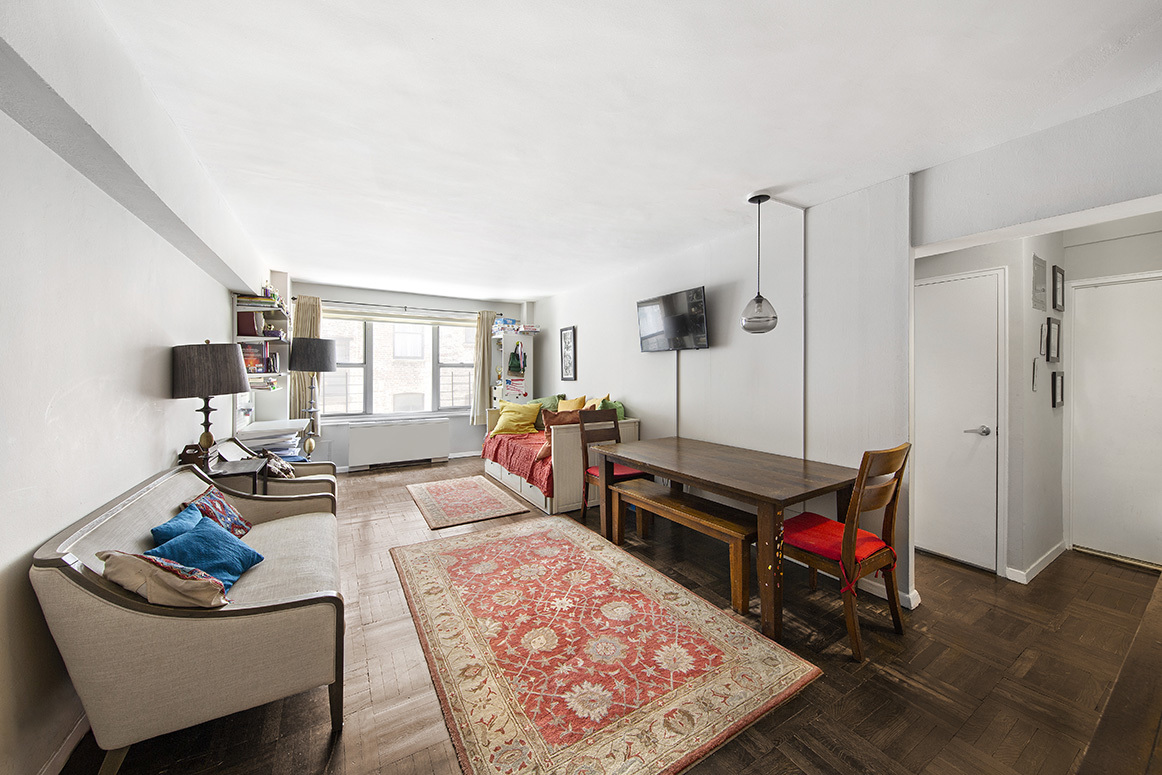 33 Greenwich Avenue, Unit 3A Manhattan, NY 10014 - Photo 1 of 6