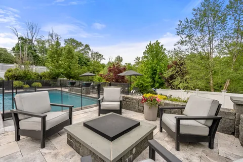 $2,650,000 | 17 Walnut Hill Lane, Cohasset, MA 02025