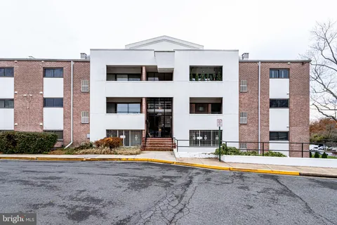 $465,000 | 4360 Cherry Hill Road, Unit 103, Arlington, VA 22207