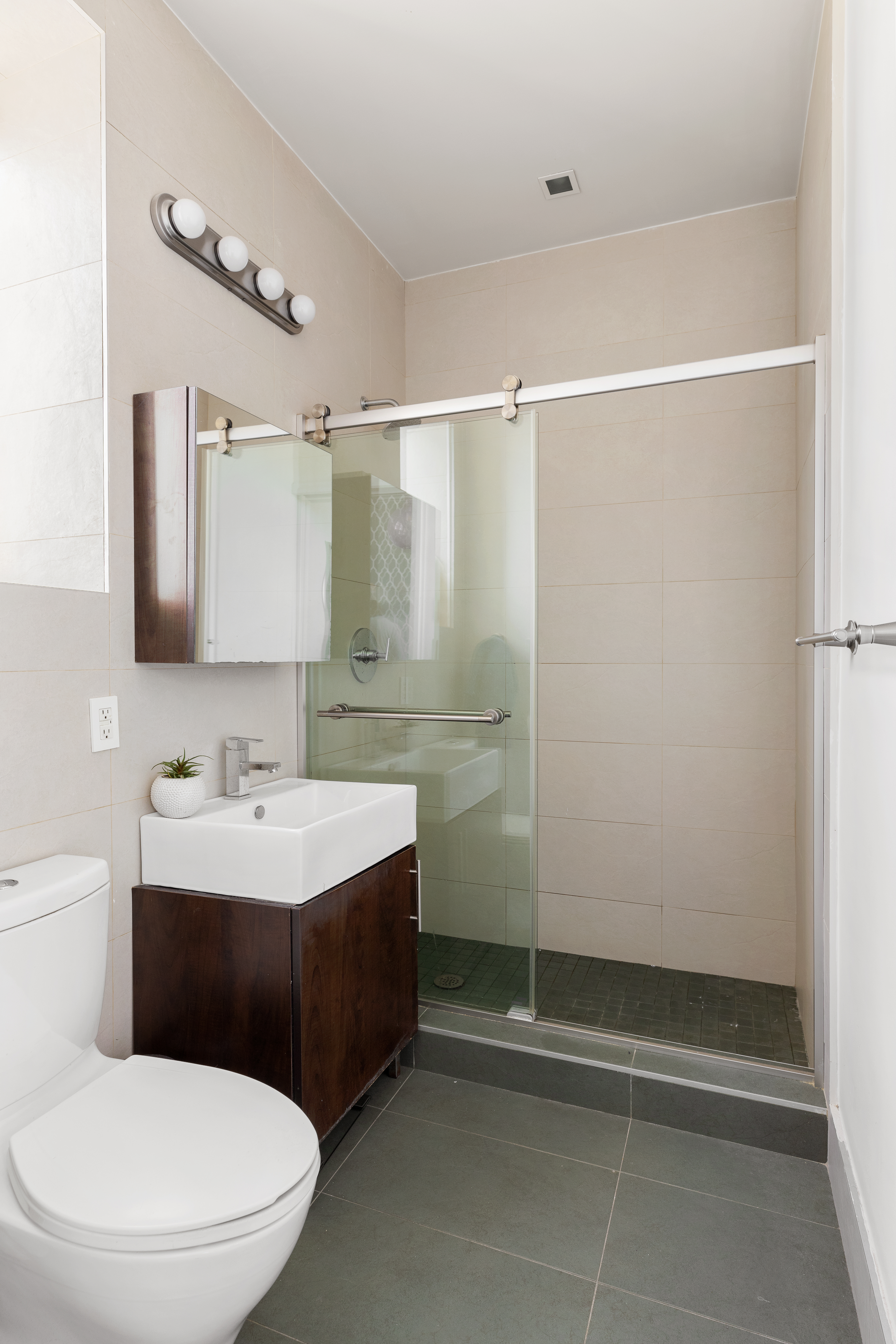111 Monroe Street, Unit 2E Brooklyn, NY 11216 - Photo 5 of 12