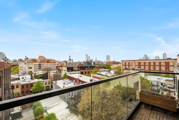 $9,700 | 308 North 7th Street, Unit 7E | Williamsburg