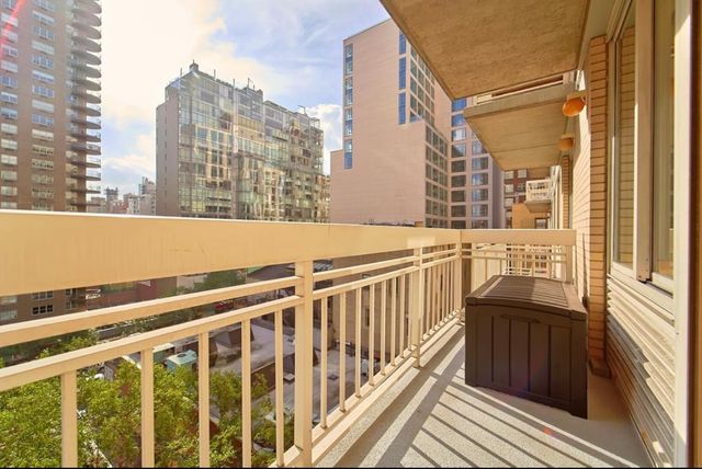 $1,720,000 | 170 East 87th Street, Unit W9H | Upper East Side