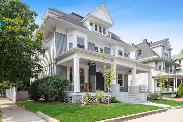 $2,795,000 | 542 East 24th Street | South Midwood