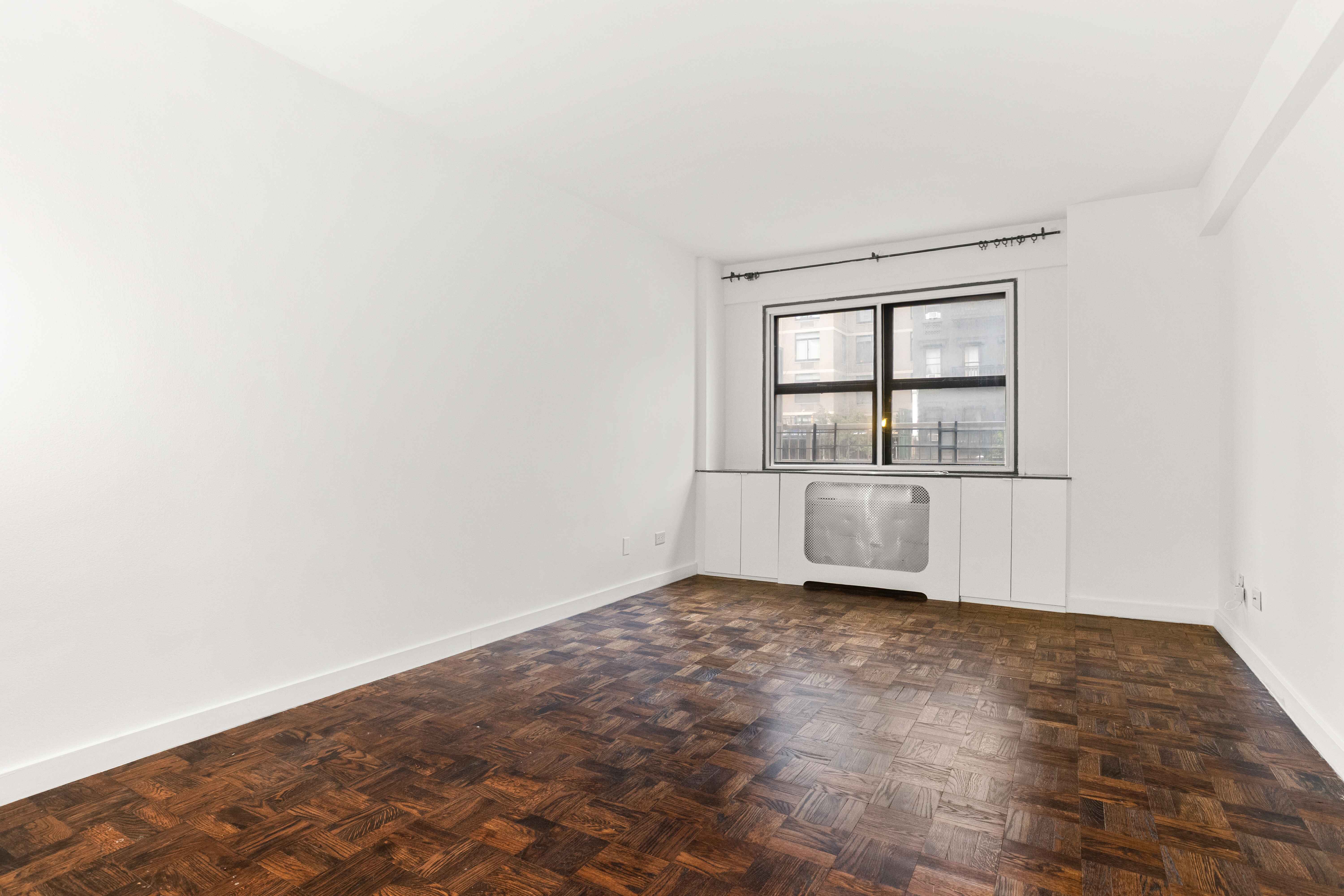345 East 69th Street, Unit 2E Manhattan, NY 10021 - Photo 9 of 17