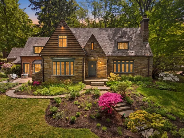$2,850,000 | 7835 Hampden Lane, Bethesda, MD 20814