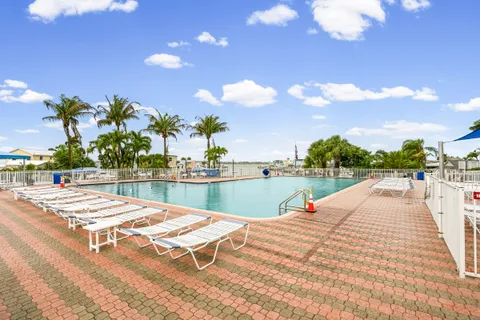 a view of a tennis court