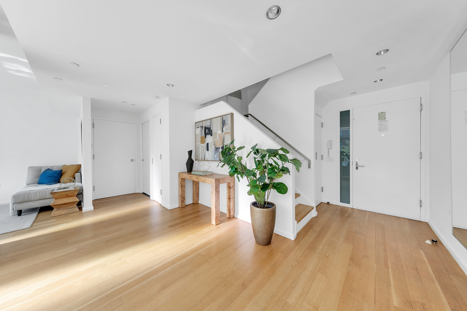 425 West 53rd Street, Unit 419 Manhattan, NY 10019 - Photo 5 of 18 a view of a potted plants in a room
