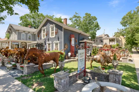 $1,650,000 | 905 West Main Street, Lake Geneva, WI 53147