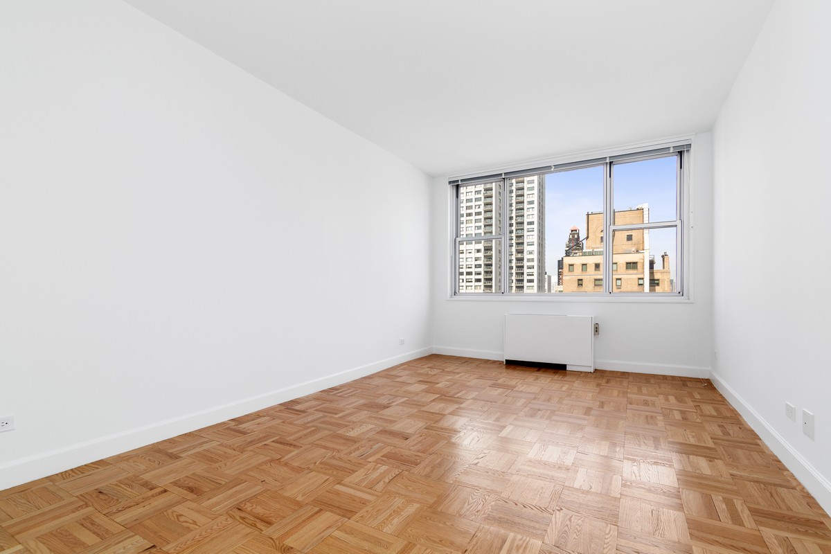 300 East 56th Street, Unit Undisclosed Manhattan, NY 10022 - Photo 5 of 13 Gallery Image 5