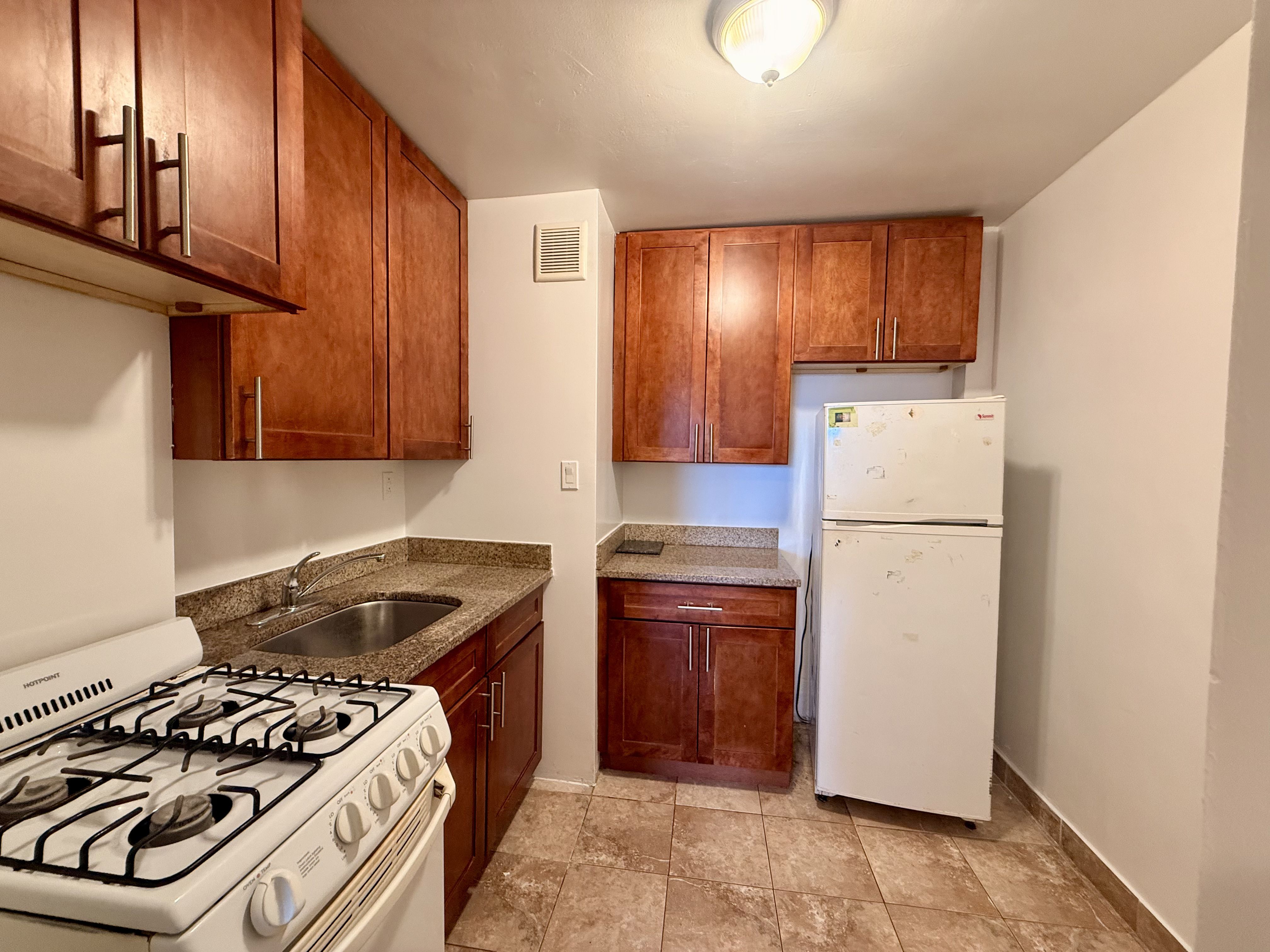 9205 Ridge Boulevard, Unit 6K Brooklyn, NY 11209 - Photo 4 of 8