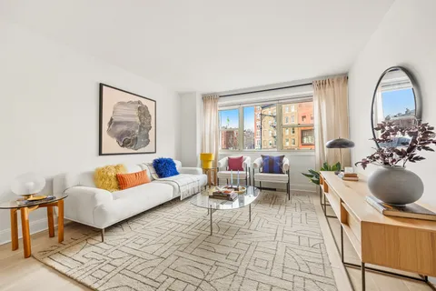 $1,395,000 | 15 Charles Street, Unit 2H | West Village