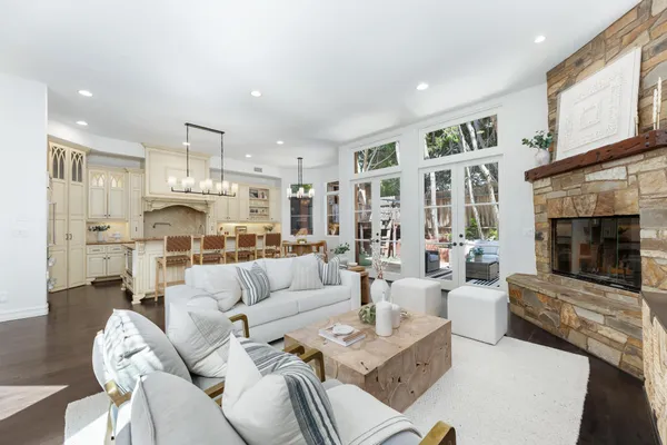 $4,600,000 | 2516 Walnut Avenue, Manhattan Beach, CA 90266