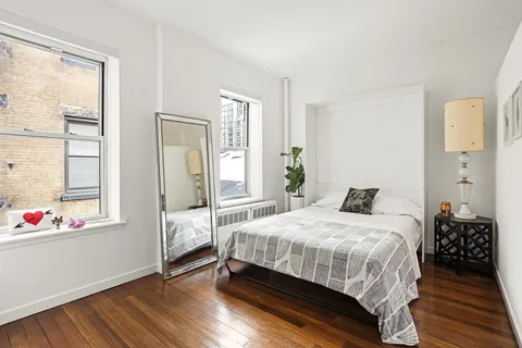 $699,000 | 26 Gramercy Park South, Unit 5F | Gramercy