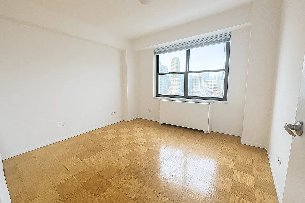 $4,595 | 345 East 80th Street, Unit 20K | Upper East Side