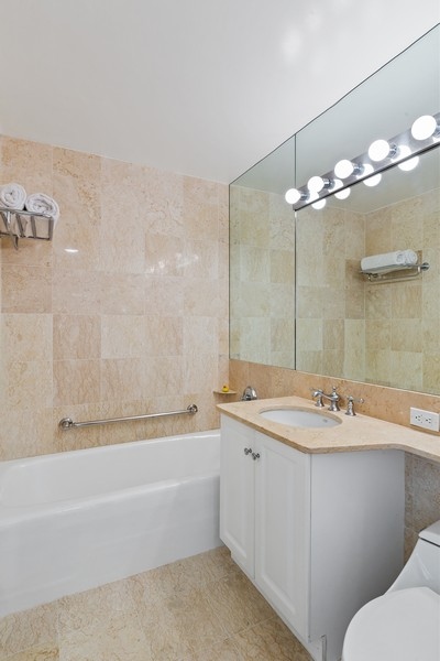 2 Columbus Avenue, Unit 3A Manhattan, NY 10019 - Photo 6 of 11