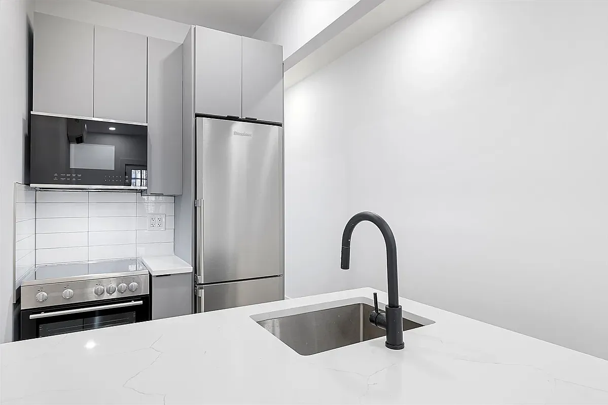 549 Meeker Avenue, Unit 2R Brooklyn, NY 11222 - Photo 4 of 4
