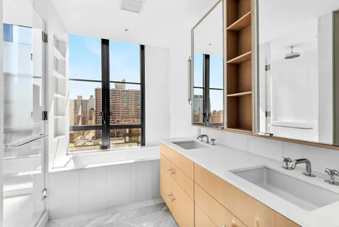 $5,475,000 | 250 West 96th Street, Unit 18C | Upper West Side