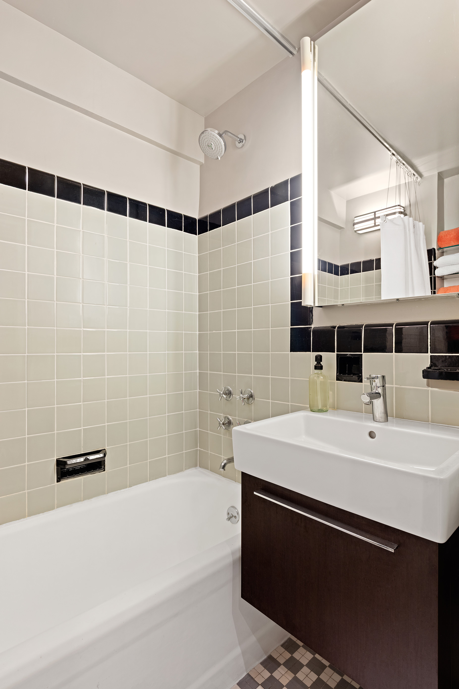 200 West 20th Street, Unit 909 Manhattan, NY 10011 - Photo 6 of 12