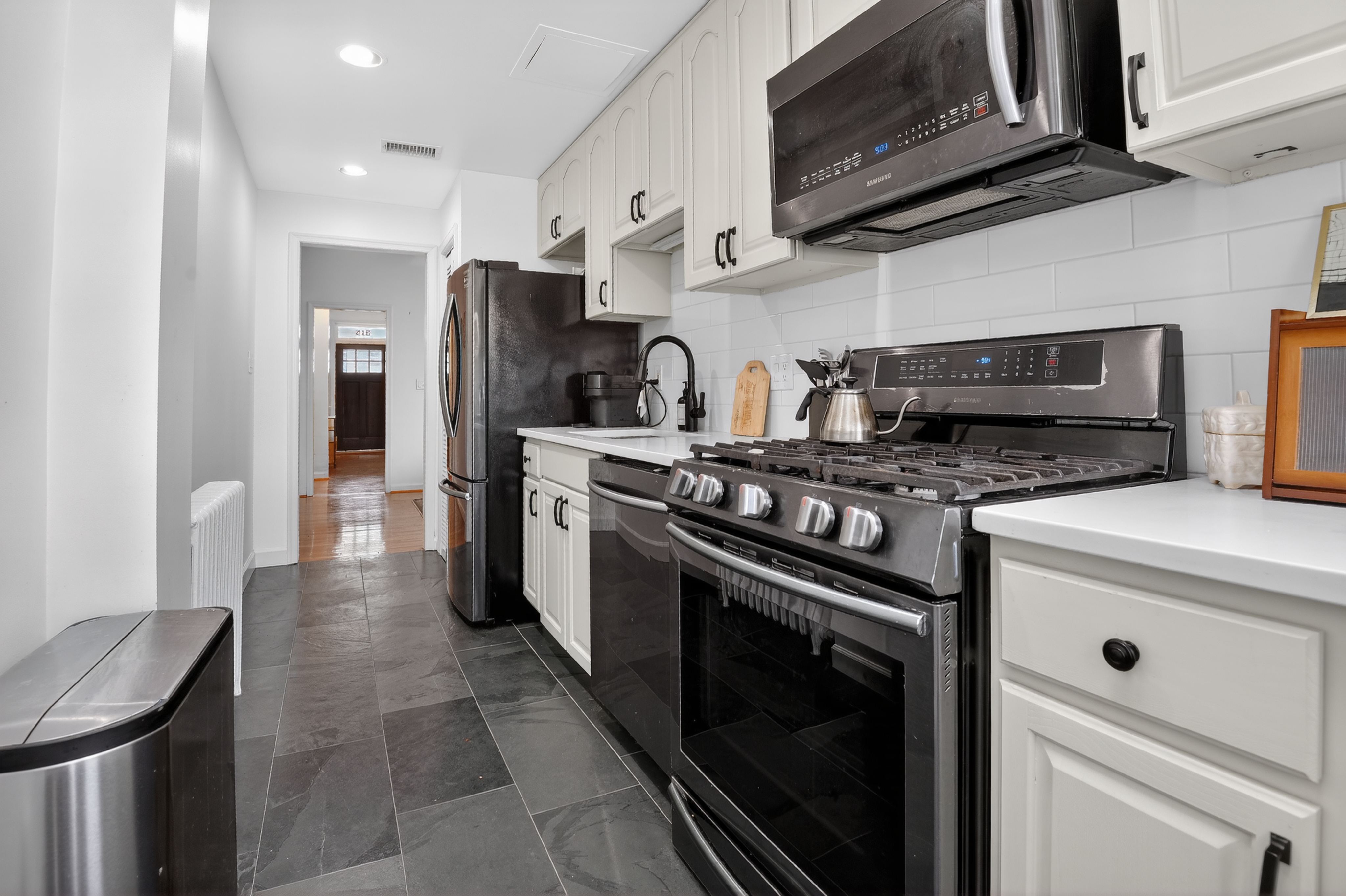 315 16th Street Southeast Washington, DC 20003 - Photo 10 of 21