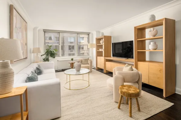 $1,850,000 | 250 East 65th Street, Unit 10C | Lenox Hill