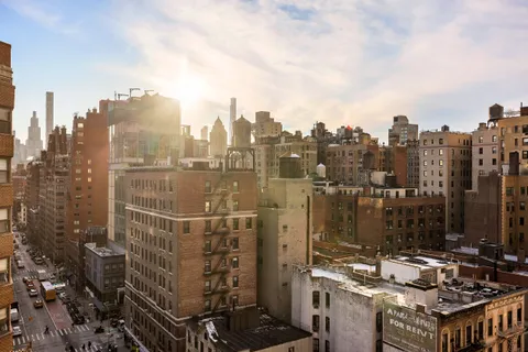 $2,295,000 | 135 East 83rd Street, Unit 14B | Upper East Side