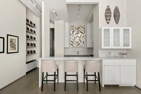 $1,590,000 | 252 7th Avenue, Unit 3L | Chelsea