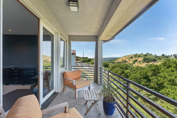 $1,949,000 | 13454 Campus Drive, Oakland, CA 94619