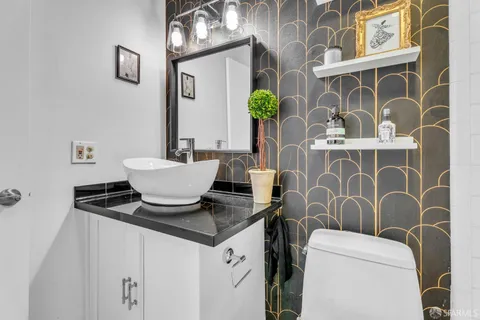 $299,000 | 199 Montecito Avenue, Unit 206, Oakland, CA 94610